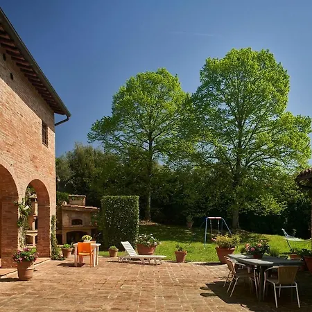 La Loggia Free Parking,ac Siena